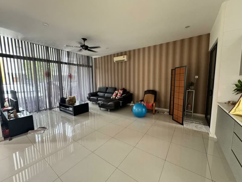 Rumah Teres 3 Tingkat untuk Disewa di Lake Fields (Sungai Besi) - YP Tan - Living Room - PropertyGuru.com.my