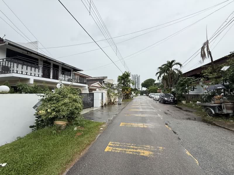 Semi-Detached House for Sale in Taman Pelangi (Johor Bahru) - Carrien Siow - Exterior - PropertyGuru.com.my