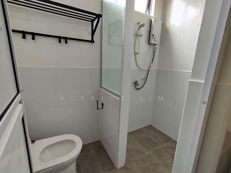 Rumah Teres 2-Tingkat untuk Disewa di Taman Sutera (Johor Bahru) - Alexius Lim - Bathroom - PropertyGuru.com.my