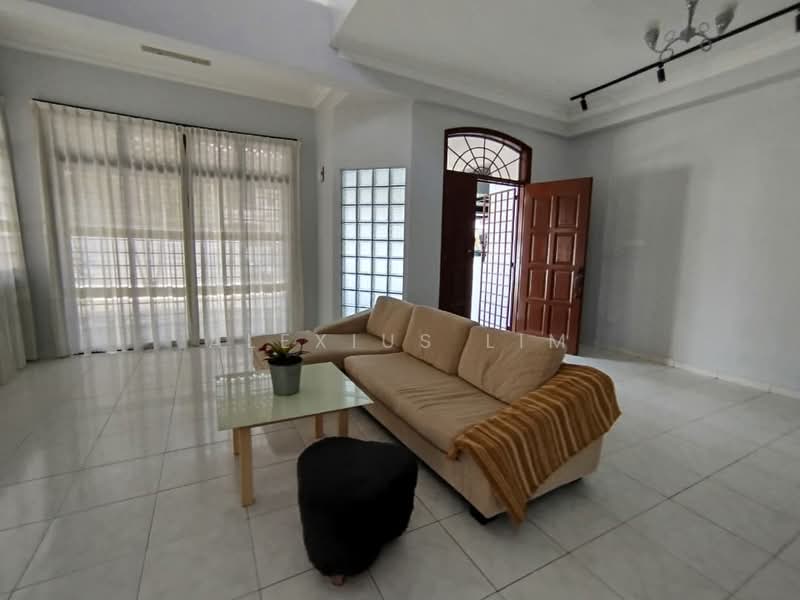 Rumah Teres 2-Tingkat untuk Disewa di Taman Sutera (Johor Bahru) - Alexius Lim - Living Room - PropertyGuru.com.my