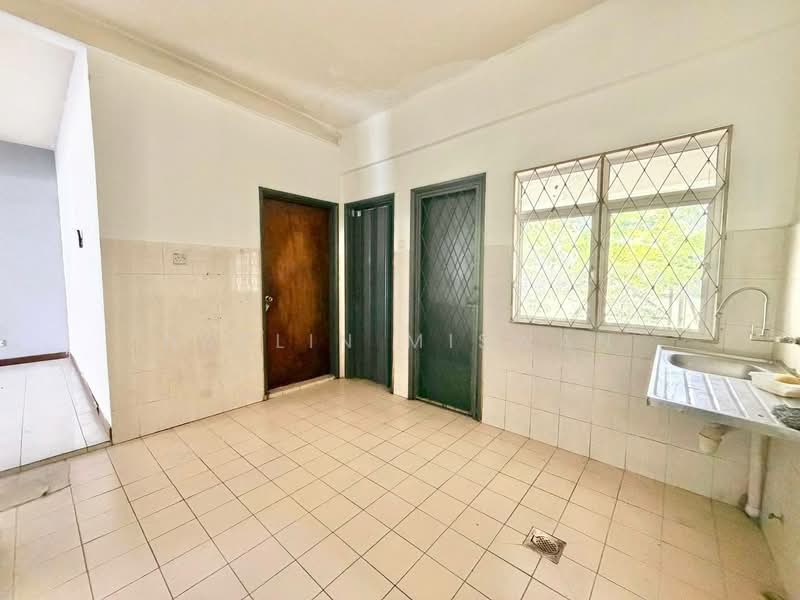 2-storey Terraced House for Sale in Bukit Rimau (Shah Alam) - Hazlin Miswan - Kitchen - PropertyGuru.com.my