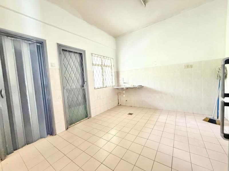 2-storey Terraced House for Sale in Bukit Rimau (Shah Alam) - Hazlin Miswan - Kitchen - PropertyGuru.com.my