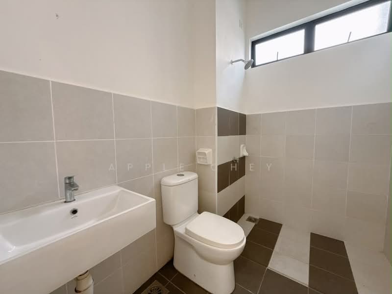 Terraced House for Sale in Pasir Gudang (Johor) - Apple Chey - Bathroom - PropertyGuru.com.my