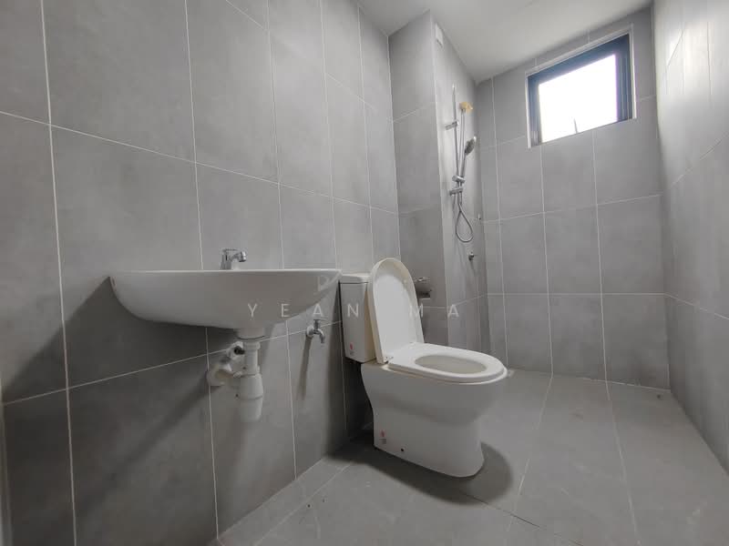 Condominium for Rent at Avia Plus, Bandar Country Homes - Yean Ma - Bathroom - PropertyGuru.com.my