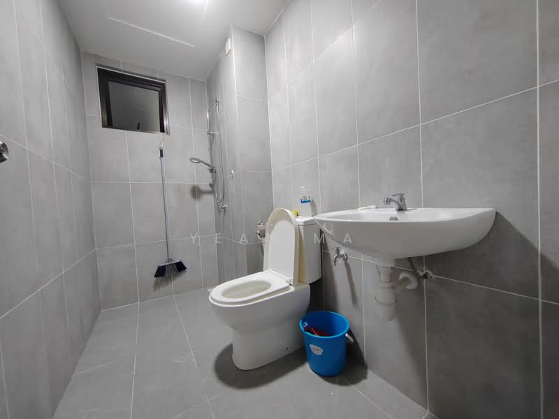 Condominium for Rent at Avia Plus, Bandar Country Homes - Yean Ma - Bathroom - PropertyGuru.com.my