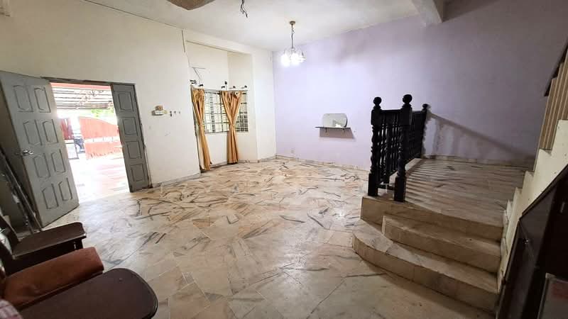 Rumah Teres 2 Tingkat untuk Dijual di Taman Sri Tanjung (Semenyih) - Izzati Mat - Living Room - PropertyGuru.com.my