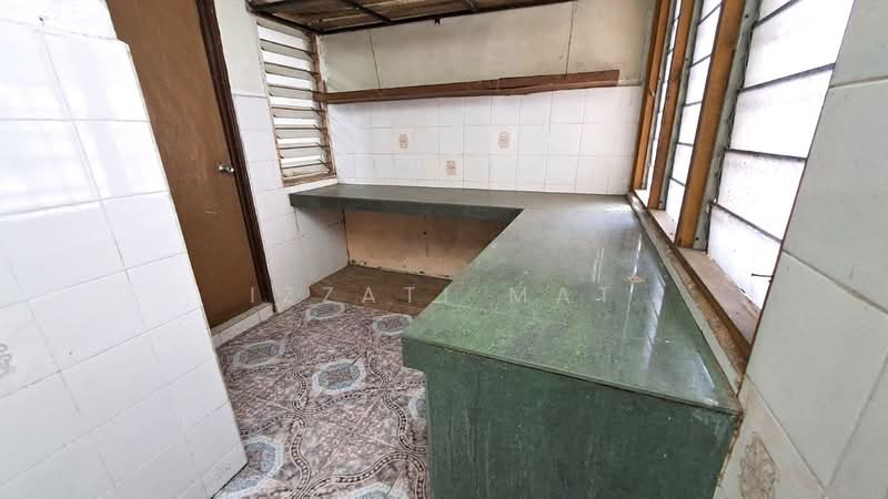 Rumah Teres 2 Tingkat untuk Dijual di Taman Sri Tanjung (Semenyih) - Izzati Mat - Kitchen - PropertyGuru.com.my