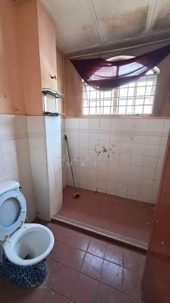 Rumah Teres 2 Tingkat untuk Dijual di Taman Sri Tanjung (Semenyih) - Izzati Mat - Bathroom - PropertyGuru.com.my