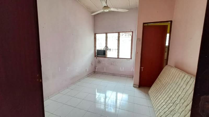 Rumah Teres 2 Tingkat untuk Dijual di Taman Sri Tanjung (Semenyih) - Izzati Mat - Interior - PropertyGuru.com.my