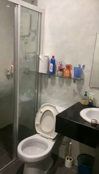 Kondominium untuk Dijual di Hartamas Regency 2 - Zarema Kulbuzheva - Bathroom - PropertyGuru.com.my
