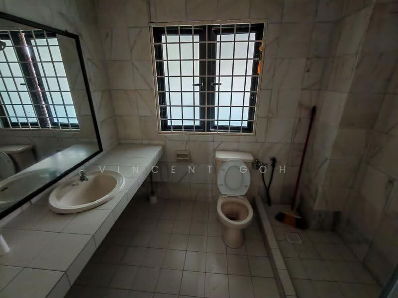 2-storey Terraced House for Sale in Sungai Long (Bandar Sungai Long) - Vincent Goh - Bathroom - PropertyGuru.com.my