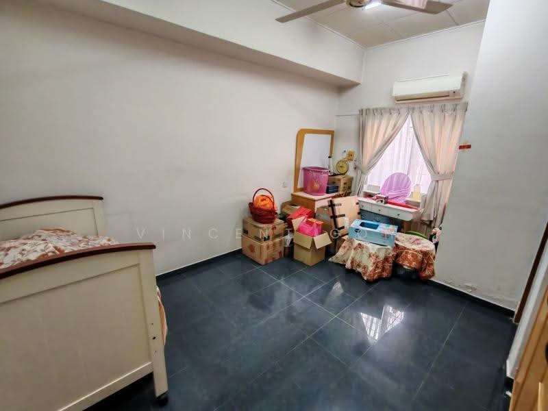 2-storey Terraced House for Sale in Sungai Long (Bandar Sungai Long) - Vincent Goh - Bedroom - PropertyGuru.com.my