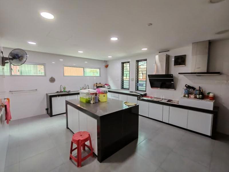 2-storey Terraced House for Sale in Sungai Long (Bandar Sungai Long) - Vincent Goh - Kitchen - PropertyGuru.com.my