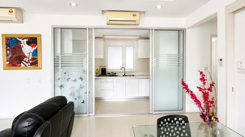 Kondominium untuk Dijual di One Jelatek - Zarema Kulbuzheva - Living Room - PropertyGuru.com.my