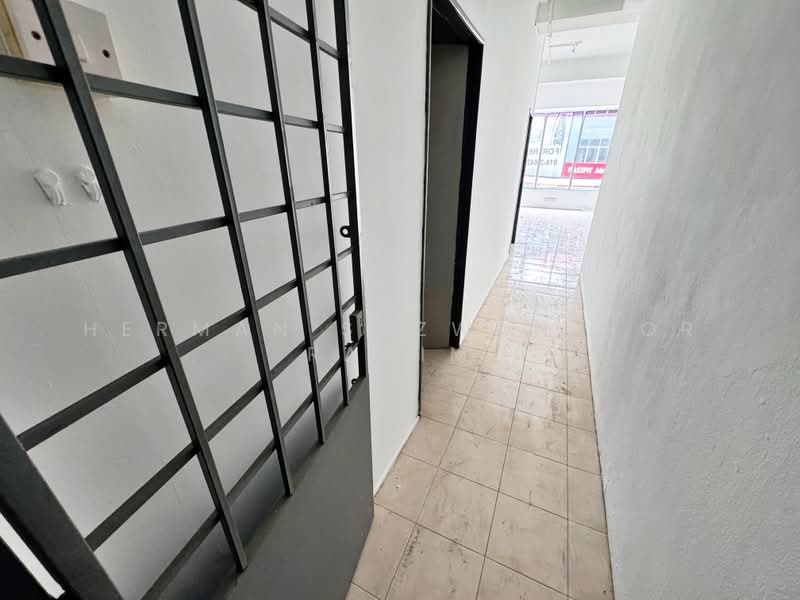 Shop / Office for Rent in Hulu Langat (Selangor) - Herman Sazwan Nor Rahim - Interior - PropertyGuru.com.my