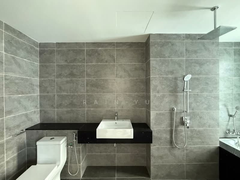 Rumah Berkembar untuk Dijual di Sungai Ara (Penang) - Rain Yu - Master Bathroom - PropertyGuru.com.my