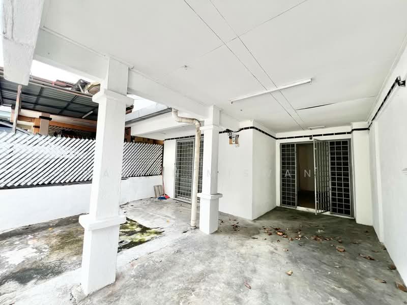 2-storey Terraced House for Sale in Taman Puncak Jalil (Seri Kembangan) - Hazlin Miswan - Exterior - PropertyGuru.com.my