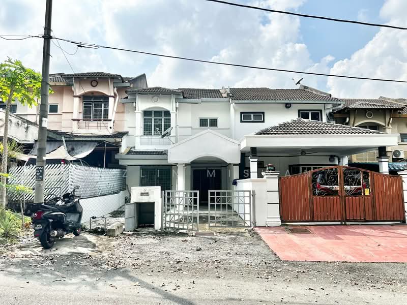 2-storey Terraced House for Sale in Taman Puncak Jalil (Seri Kembangan) - Hazlin Miswan - Exterior - PropertyGuru.com.my