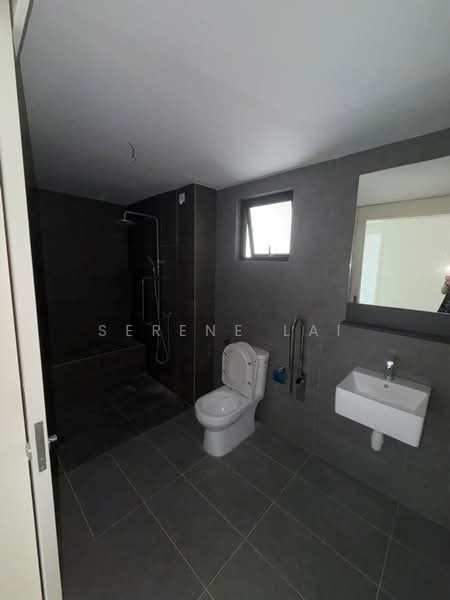 Kondominium untuk Dijual di D'Terra Residences - Serene Lai - Bathroom - PropertyGuru.com.my
