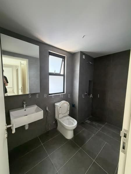 Kondominium untuk Dijual di D'Terra Residences - Serene Lai - Bathroom - PropertyGuru.com.my