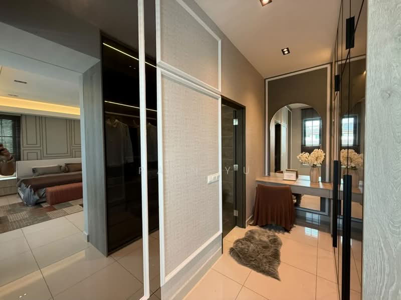 Rumah Berkembar untuk Dijual di Sungai Ara (Penang) - Rain Yu - Master Bedroom Wardrobe area - PropertyGuru.com.my