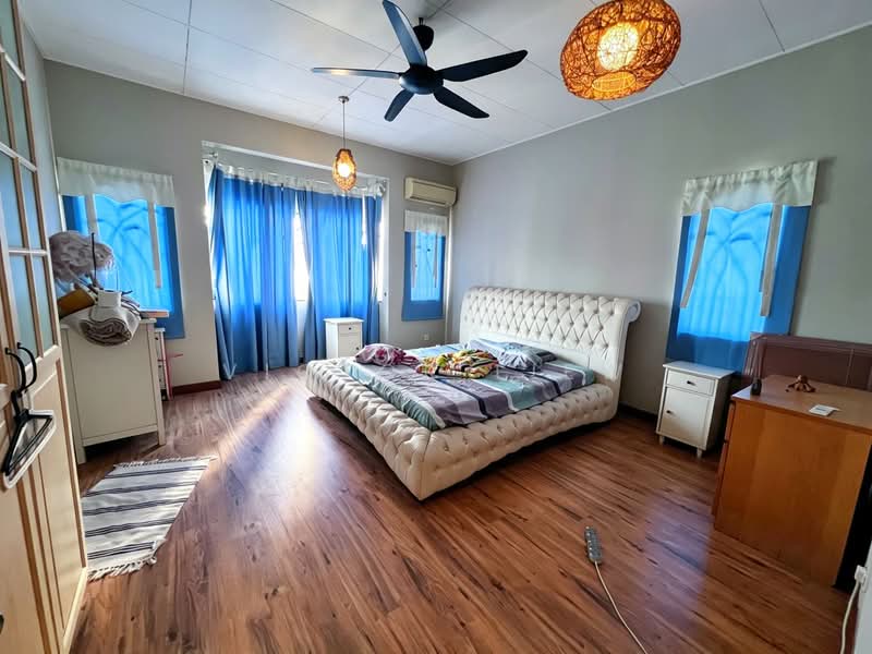 Rumah Teres 2 Tingkat untuk Dijual di Taman Kelana Idaman (Ara Damansara) - Victor Liew - Bedroom - PropertyGuru.com.my