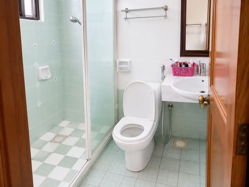 Semi-Detached House for Rent in Taman Seputeh (Seputeh) - KK . - Bathroom - PropertyGuru.com.my