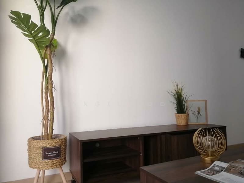 Servis Apartment untuk Dijual di Emporis - Angel Foo - Living Room - PropertyGuru.com.my