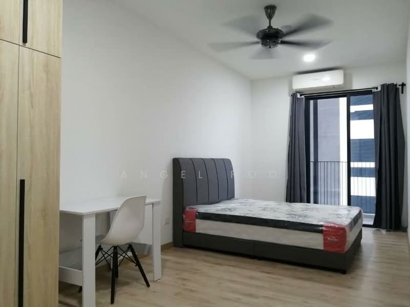 Servis Apartment untuk Dijual di Emporis - Angel Foo - Bedroom - PropertyGuru.com.my