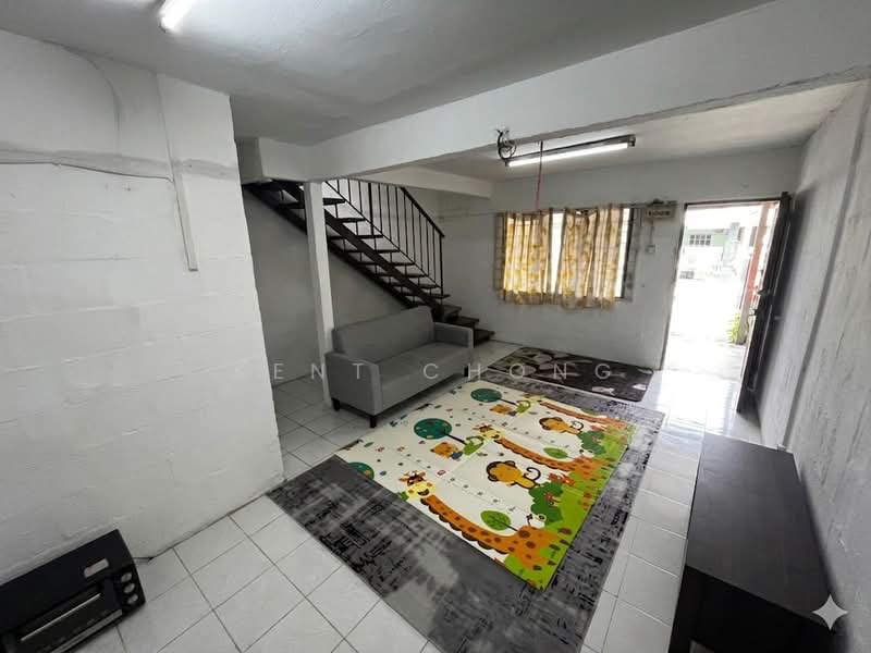 2-storey Terraced House for Sale in Taman Bukit Belimbing (Balakong) - Kent Chong - Living Room - PropertyGuru.com.my