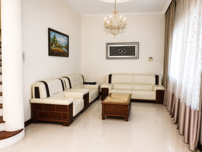 Rumah Berkembar untuk Dijual di Taman Seputeh (Seputeh) - KK . - Living Room - PropertyGuru.com.my
