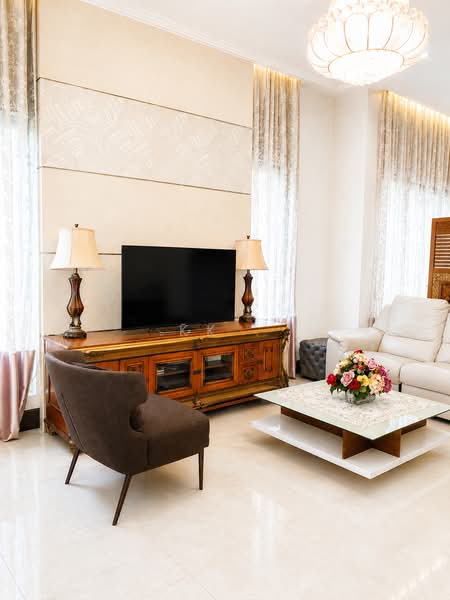 Rumah Berkembar untuk Dijual di Taman Seputeh (Seputeh) - KK . - Living Room - PropertyGuru.com.my