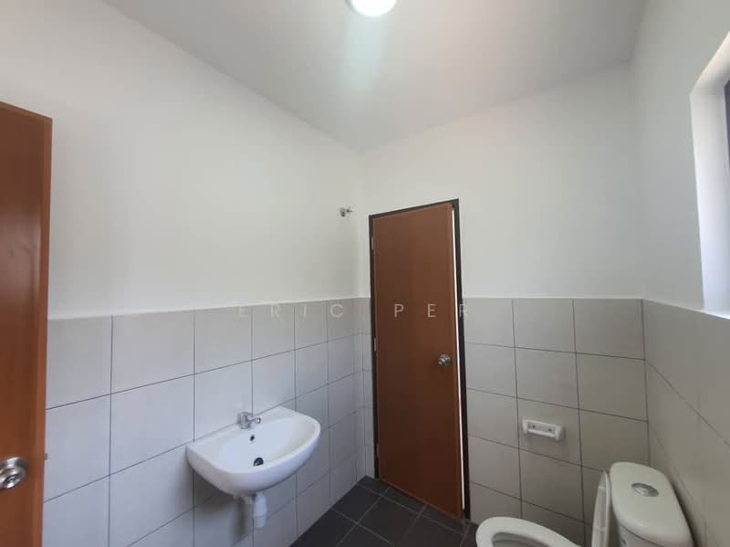 Terraced House for Sale in Rawang (Selangor) - Eric Per - Bathroom - PropertyGuru.com.my