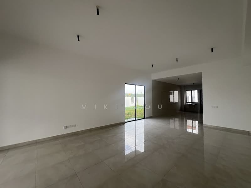 Rumah Teres 2-Tingkat untuk Dijual di Telok Panglima Garang (Selangor) - Miki You - Living Room - PropertyGuru.com.my