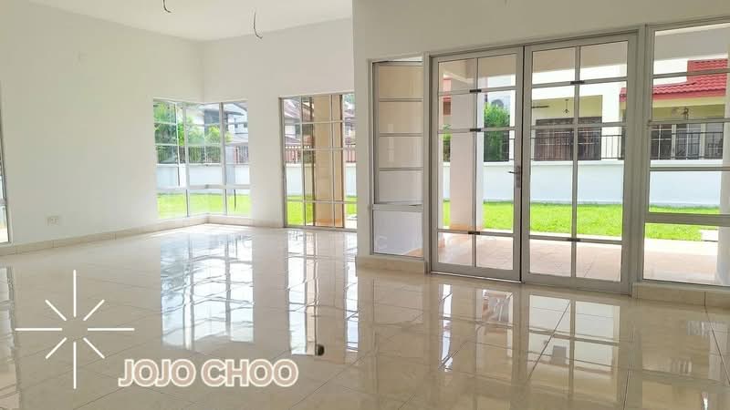 Semi-Detached House for Sale in Seremban 2 (Negeri Sembilan) - Jojo Choo - Living Room - PropertyGuru.com.my