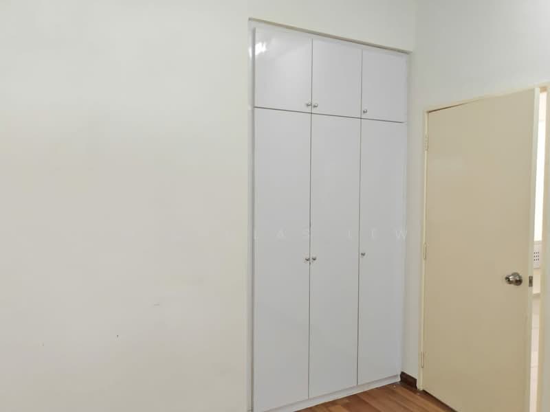 Condominium for Sale at Bayan Villa, Seri Kembangan - Nicholas Lew - PropertyGuru.com.my