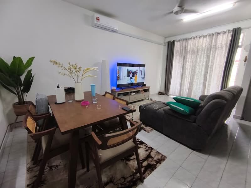 Rumah Teres 2 Tingkat untuk Dijual di Taman Megah Ria (Masai) - YC Fung - Living Room - PropertyGuru.com.my
