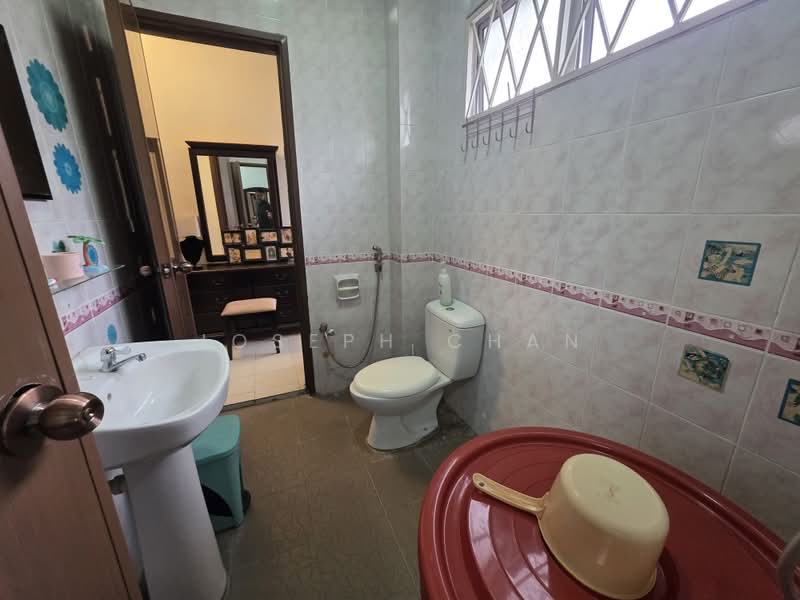 Rumah Teres 2 Tingkat untuk Dijual di Seksyen 7 (Shah Alam) - Joseph Chan - Bathroom - PropertyGuru.com.my