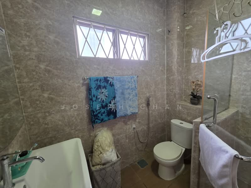 Rumah Teres 2 Tingkat untuk Dijual di Seksyen 7 (Shah Alam) - Joseph Chan - Bathroom - PropertyGuru.com.my