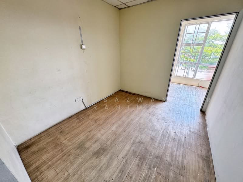 Shop / Office for Rent in Taman Bunga Kantan (Kajang) - Herman Sazwan Nor Rahim - Interior - PropertyGuru.com.my