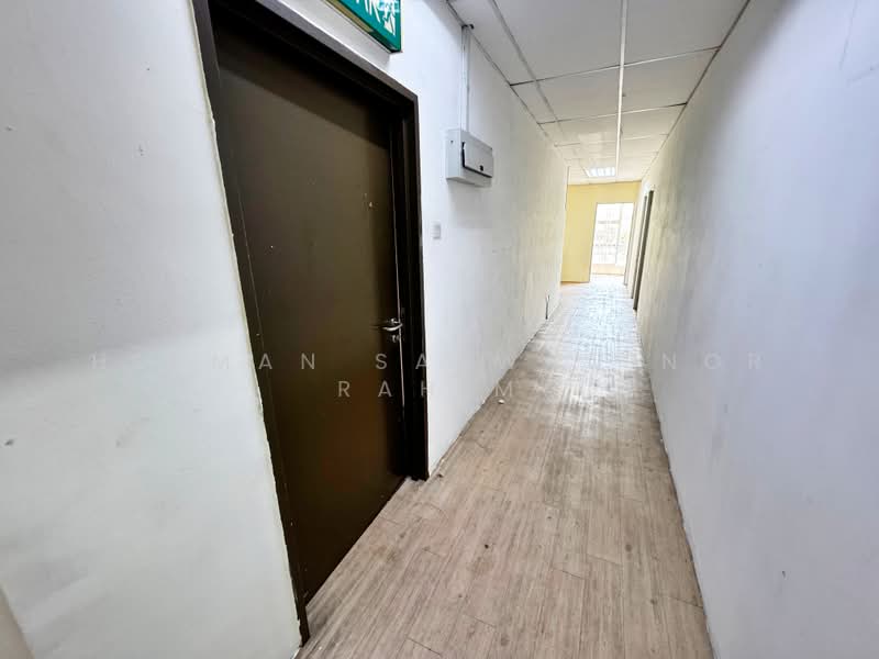 Shop / Office for Rent in Taman Bunga Kantan (Kajang) - Herman Sazwan Nor Rahim - Interior - PropertyGuru.com.my