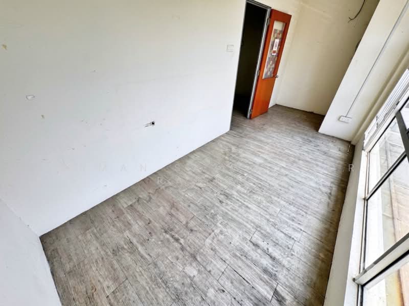 Shop / Office for Rent in Taman Bunga Kantan (Kajang) - Herman Sazwan Nor Rahim - Interior - PropertyGuru.com.my