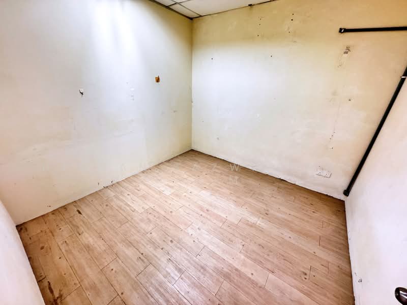 Shop / Office for Rent in Taman Bunga Kantan (Kajang) - Herman Sazwan Nor Rahim - Interior - PropertyGuru.com.my