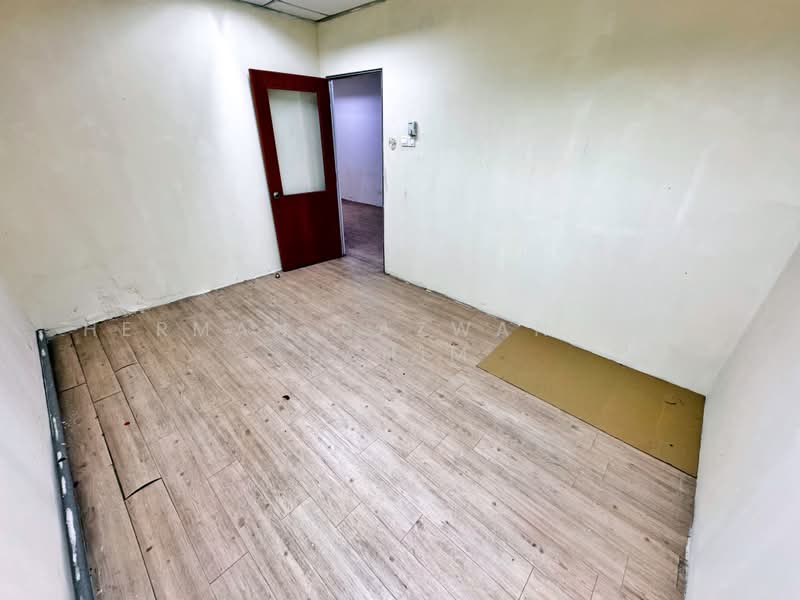 Shop / Office for Rent in Taman Bunga Kantan (Kajang) - Herman Sazwan Nor Rahim - Interior - PropertyGuru.com.my