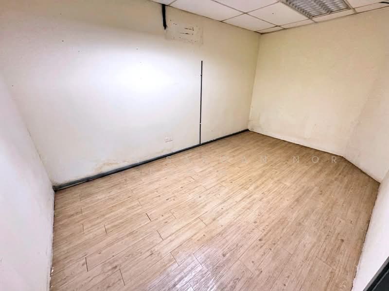 Shop / Office for Rent in Taman Bunga Kantan (Kajang) - Herman Sazwan Nor Rahim - Interior - PropertyGuru.com.my