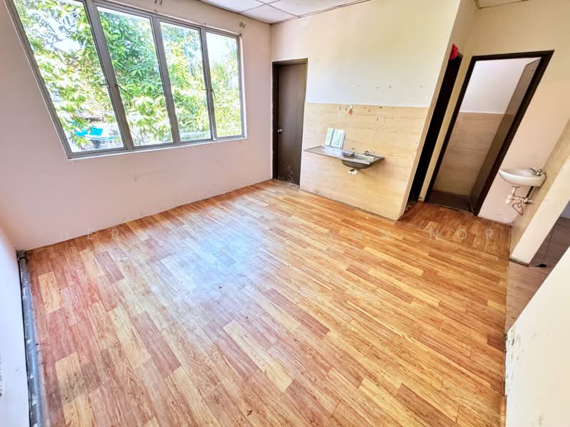 Shop / Office for Rent in Taman Bunga Kantan (Kajang) - Herman Sazwan Nor Rahim - Interior - PropertyGuru.com.my