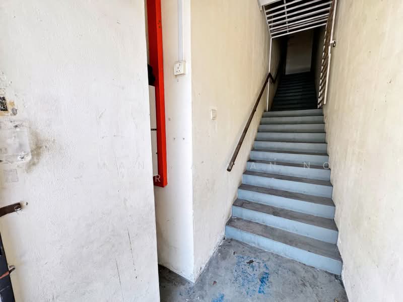 Shop / Office for Rent in Taman Bunga Kantan (Kajang) - Herman Sazwan Nor Rahim - Entrance - PropertyGuru.com.my