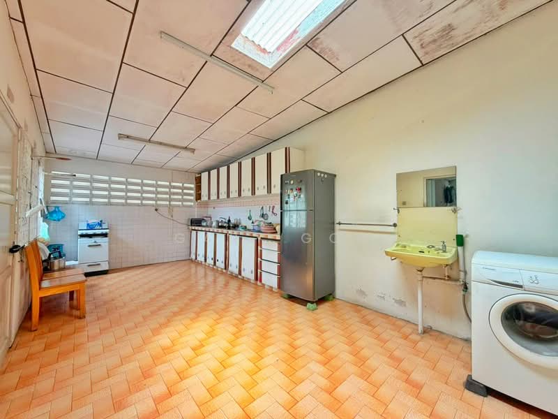 Semi-Detached House for Sale in Island Park (Jelutong) - Gary Goh - Kitchen - PropertyGuru.com.my