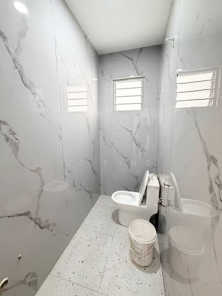 Rumah Berkembar untuk Dijual di Taman Bunga Ros (Tebrau) - YC Fung - Bathroom - PropertyGuru.com.my