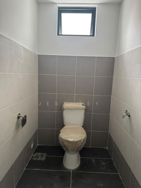 Shop / Office for Rent in Bandar Baru Permas Jaya (Permas Jaya) - Jesy Tey - Bathroom - PropertyGuru.com.my